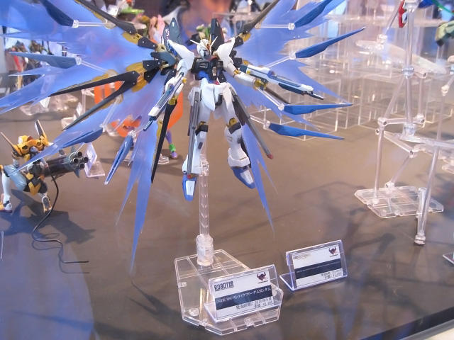 ROBOT魂「ストライクフリーダムガンダム」「ウィング