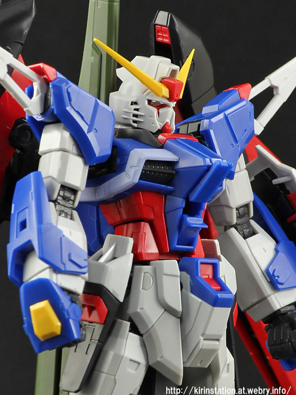 RG デスティニーガンダム 素組みレビュー: KirinStation