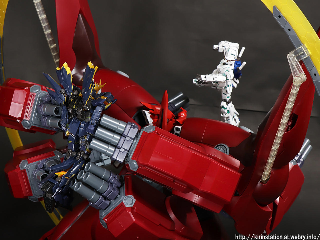 HGUC ネオ・ジオング用 拡張エフェクトユニット “サイコシャード