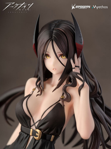 予約開始】10月17日 「【特典】『アークナイツ』 イネス ドレスVer. 1